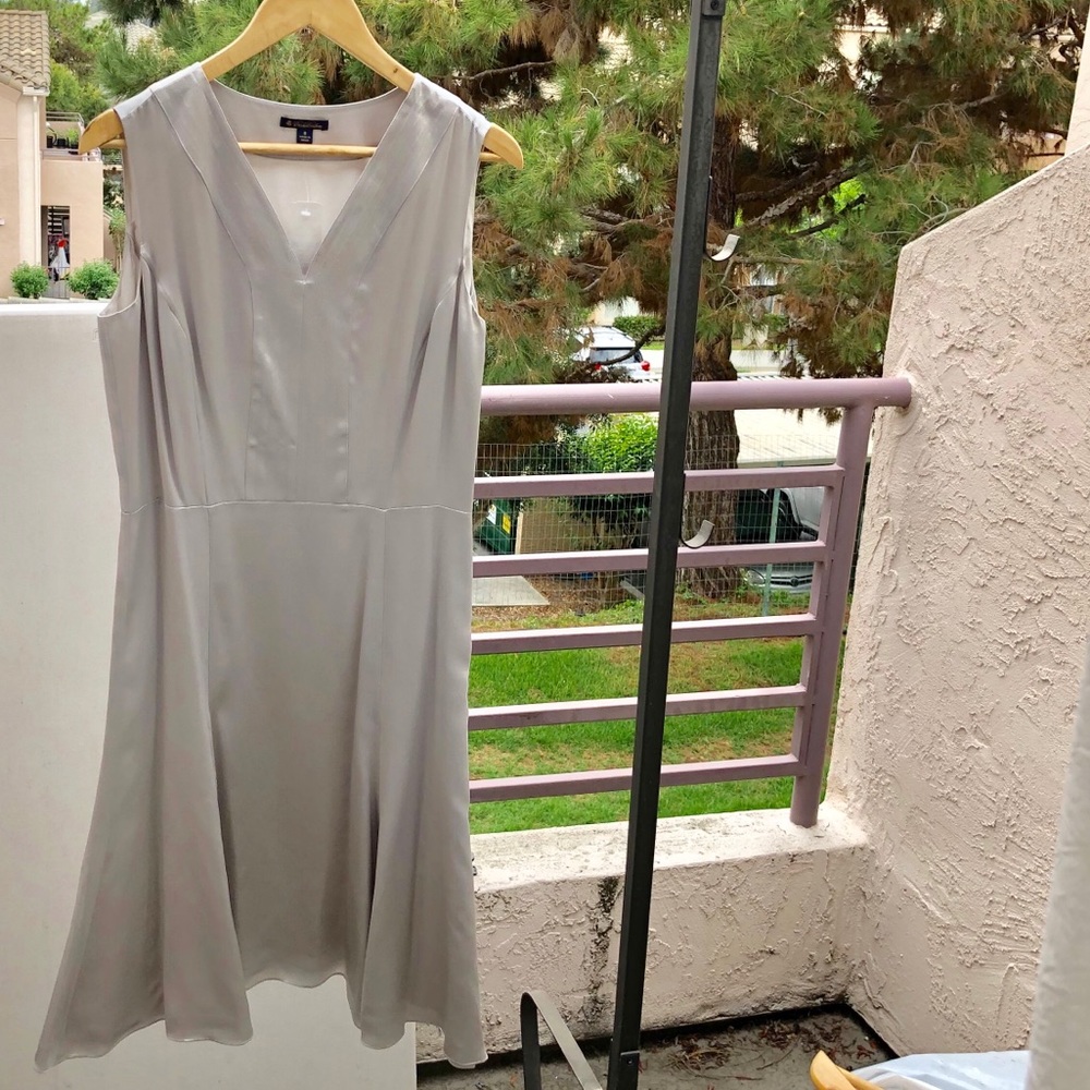 Brooks Brothers Silver Sleeveless Silk VNeck Dress